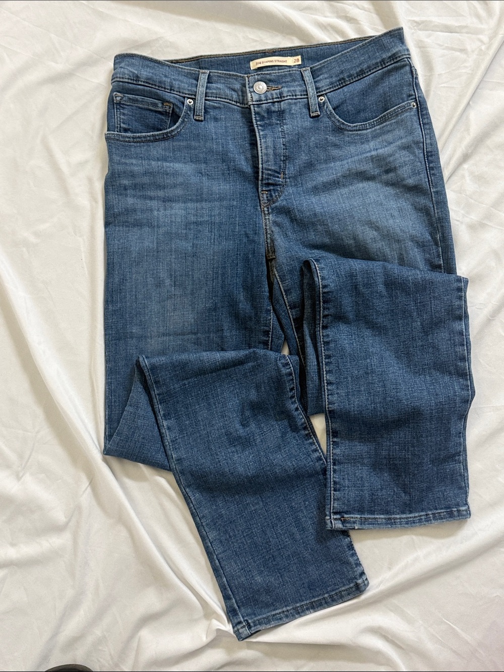 Levi's Women's Straight Leg Jeans — Classic Blue Denim